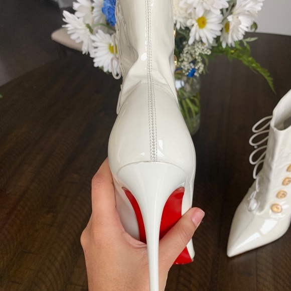 White and Gold Louis Vuitton booties - Picture 6 of 10